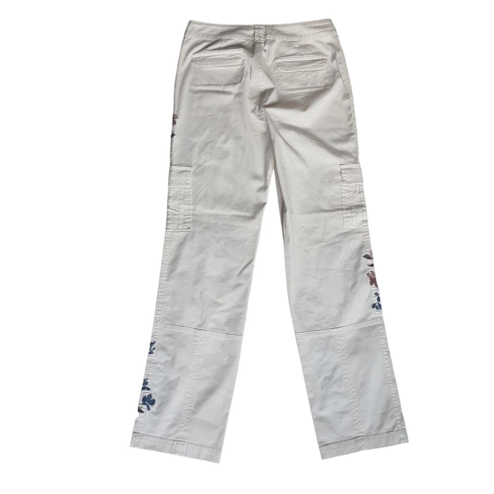 Sundance Embroidered Floral Cargo Pants Womens Size 2 Cream Spring Straight Leg - Picture 12 of 16
